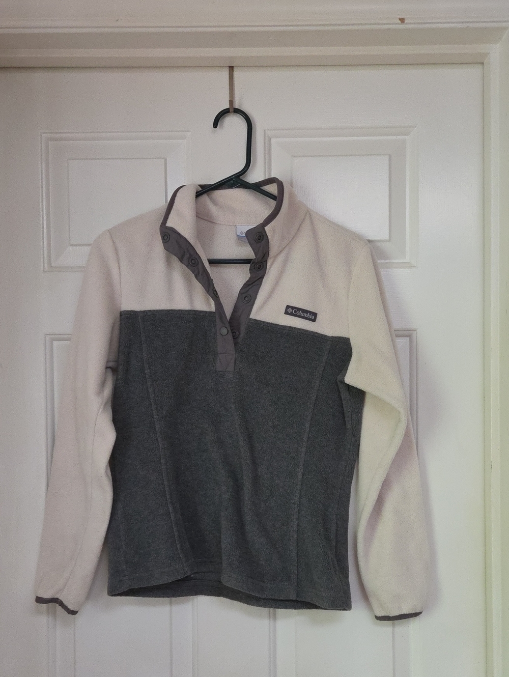Columbia Two-Tone Cream and Gray Snap Pullover Fleece